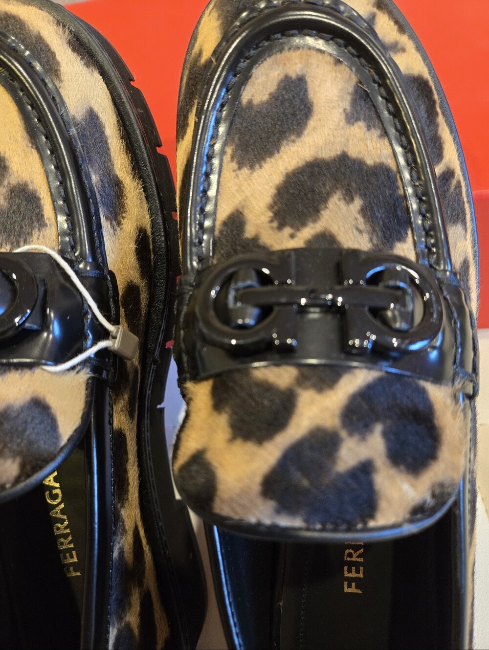Ferragamo Women's Ofelia Leopard Real Haircalf Loafer Gancini Size 9 and 9.5 NWB - Picture 10 of 16